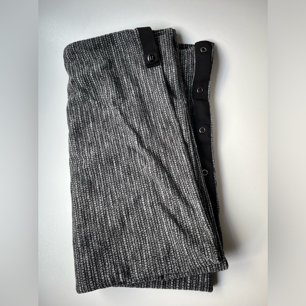 Lululemon Vinyasa Scarf Gray One Size